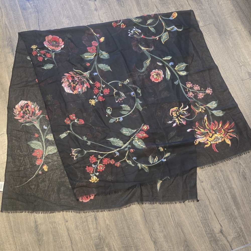 Bindya Dark Floral Wrap Scarf Black 70x35 Soft Shawl Metalic Gold Accesory